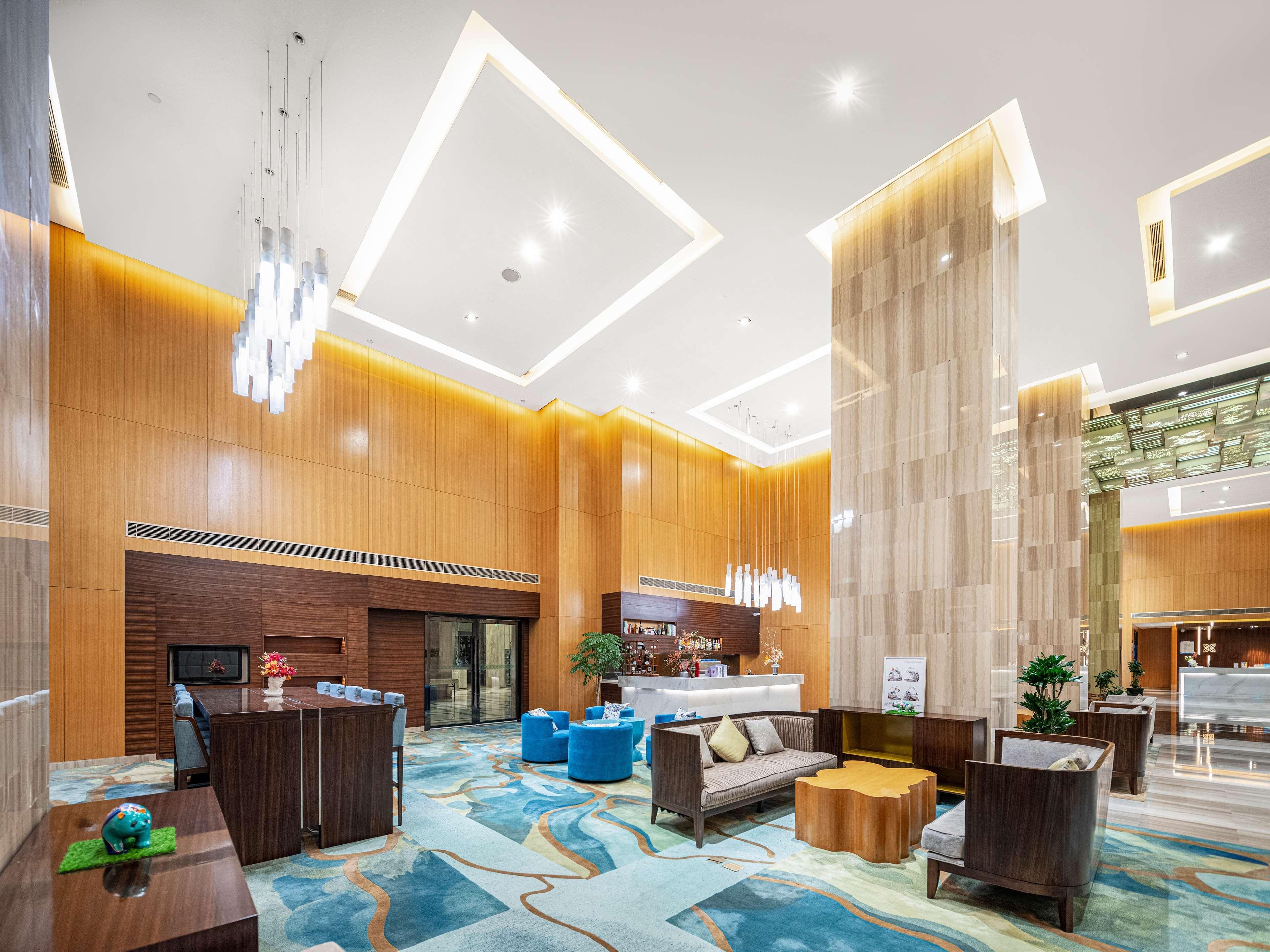Hilton Garden Inn Chengdu Huayang Bagian luar foto