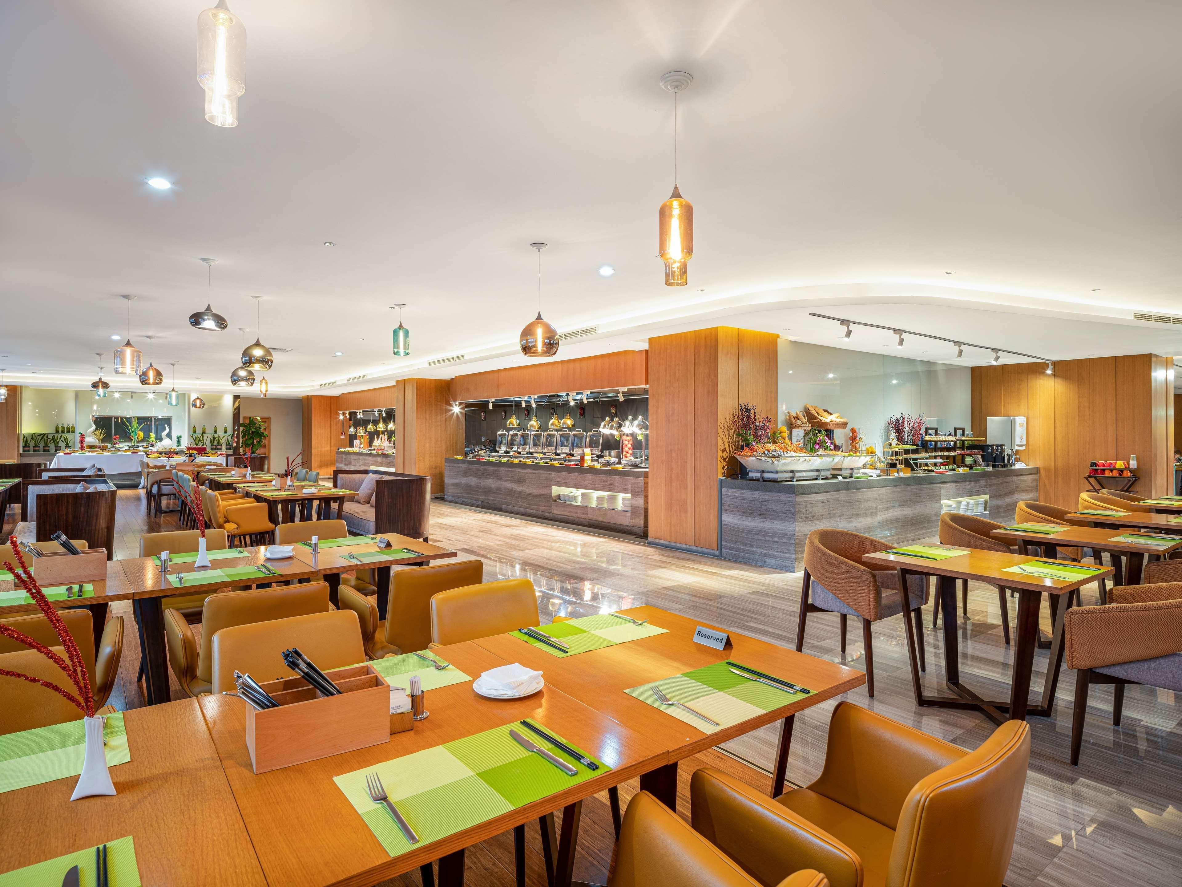 Hilton Garden Inn Chengdu Huayang Bagian luar foto
