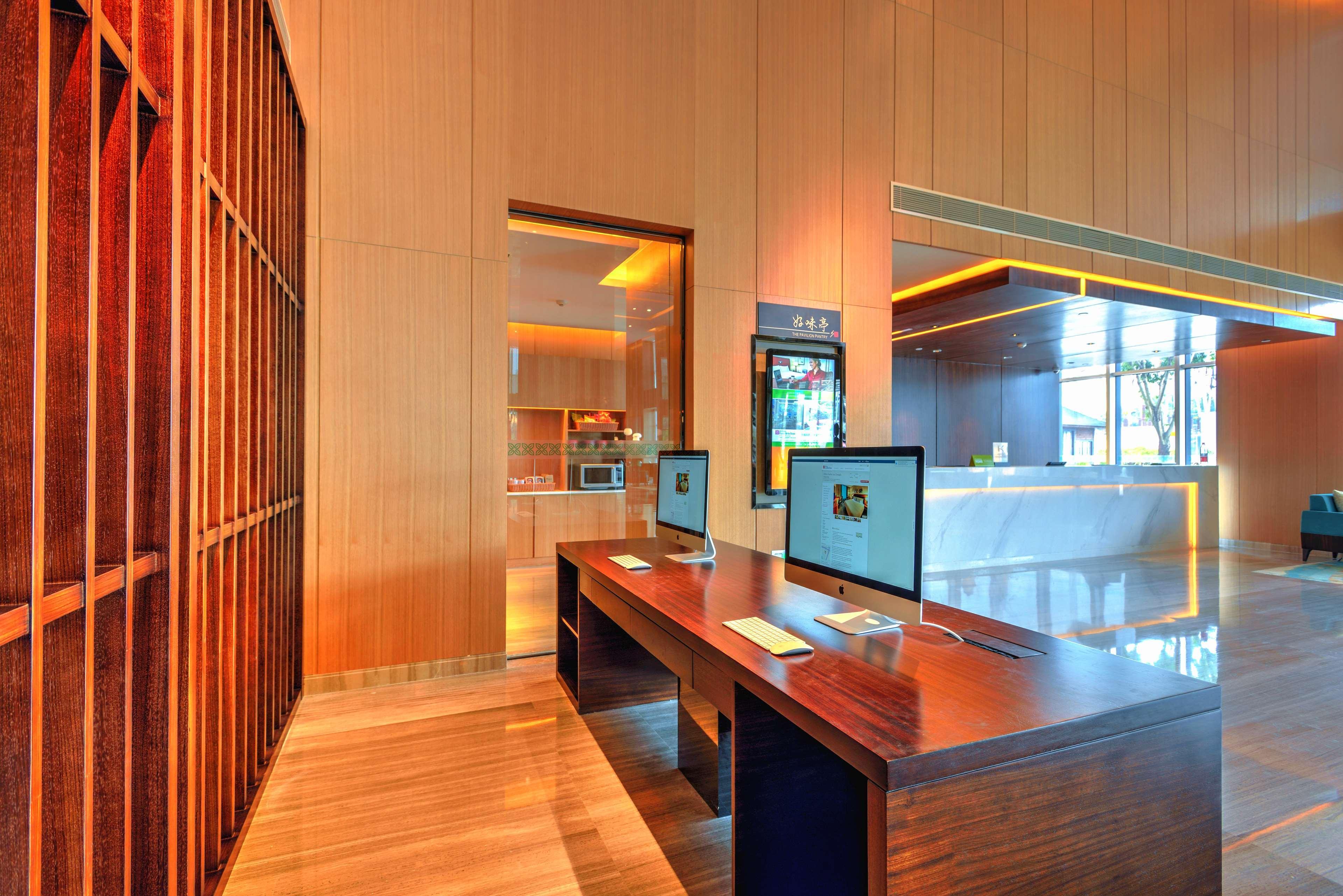 Hilton Garden Inn Chengdu Huayang Bagian luar foto
