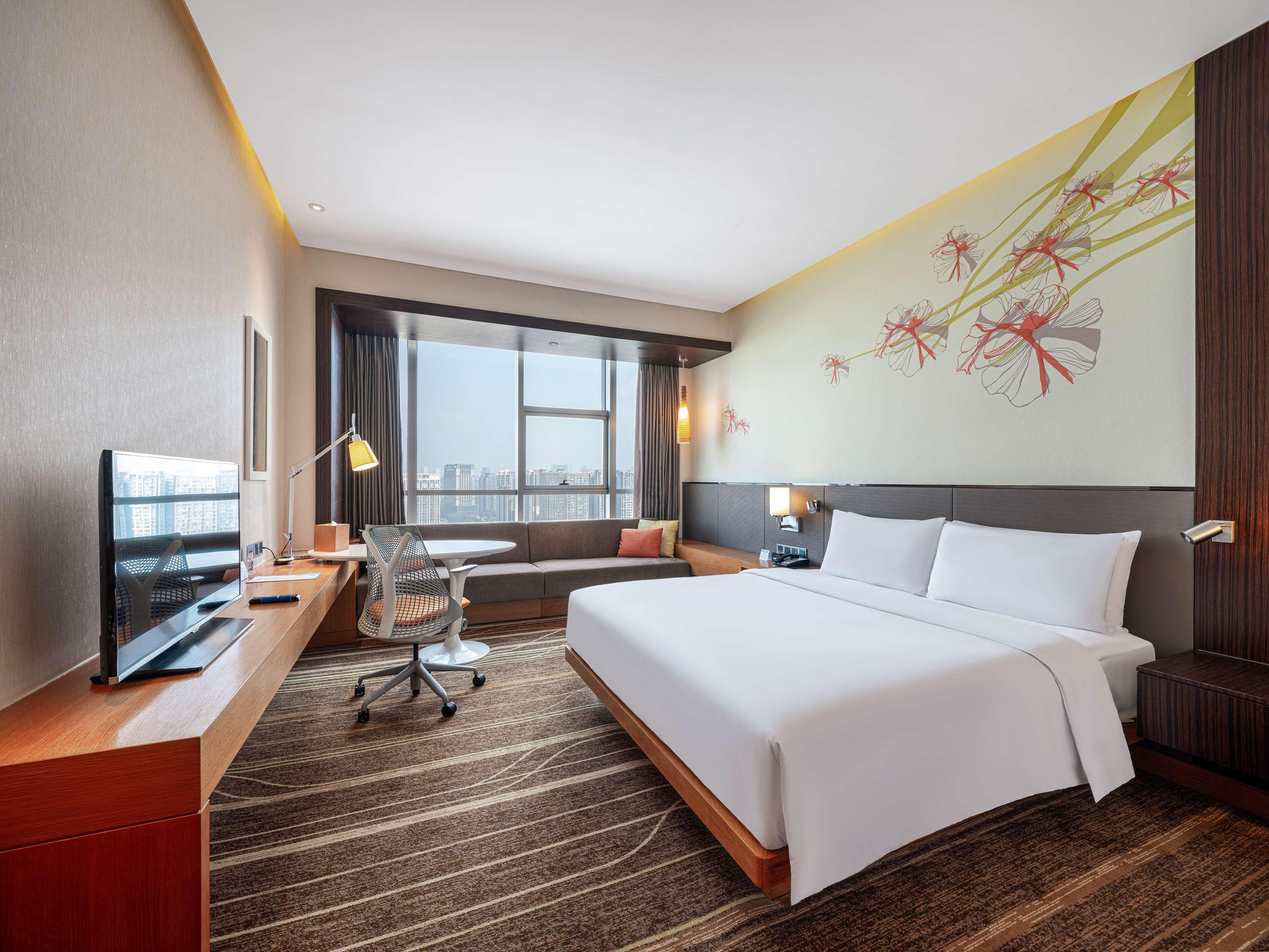 Hilton Garden Inn Chengdu Huayang Bagian luar foto