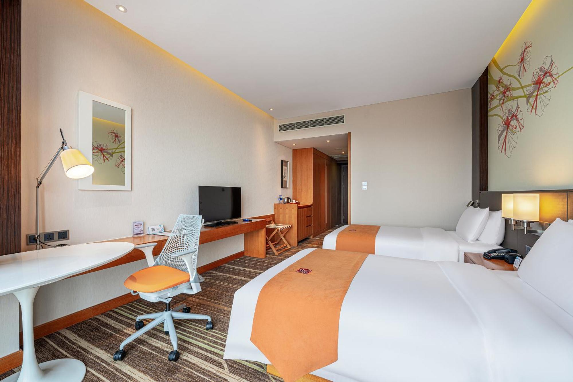 Hilton Garden Inn Chengdu Huayang Bagian luar foto