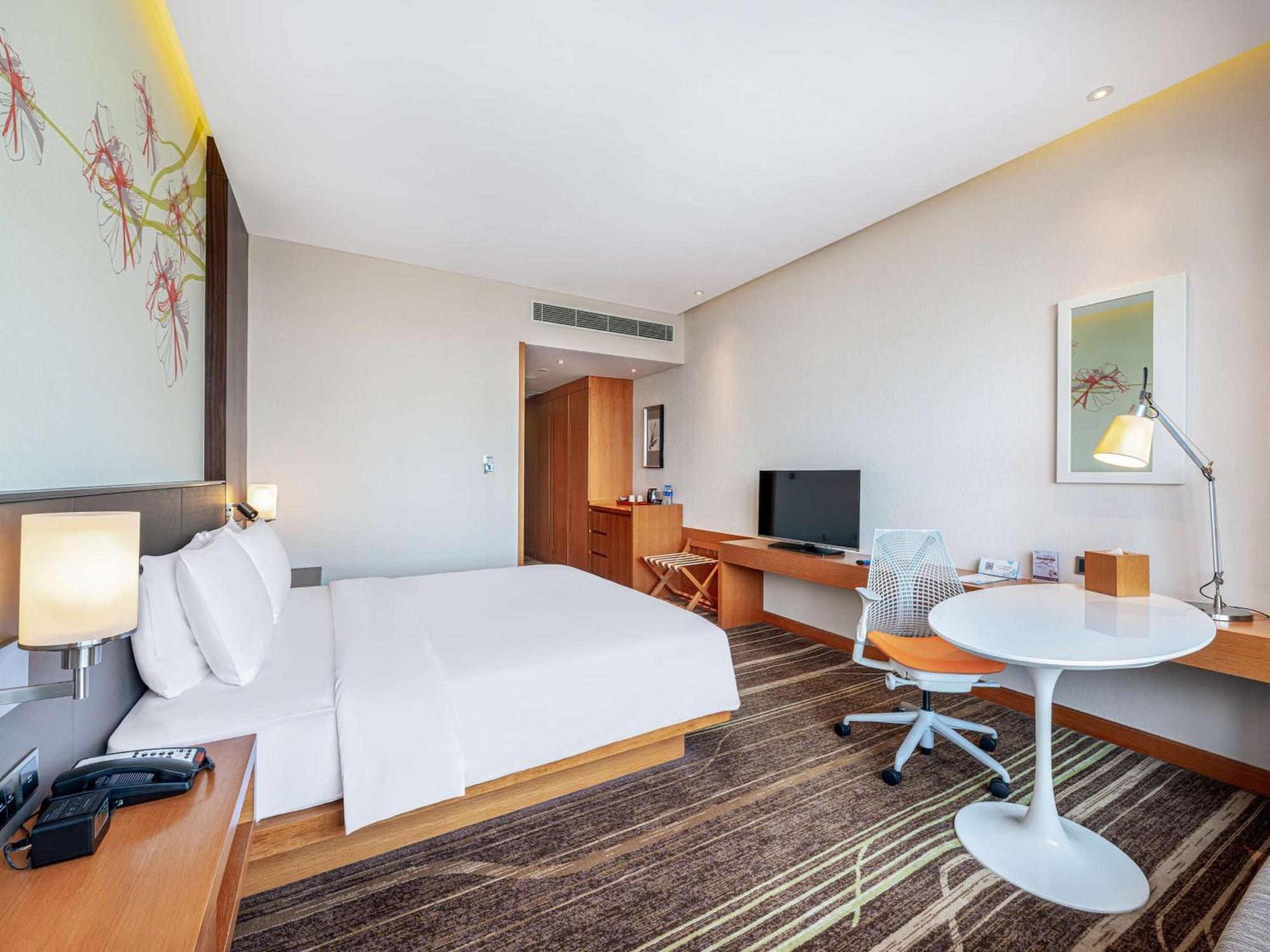 Hilton Garden Inn Chengdu Huayang Bagian luar foto