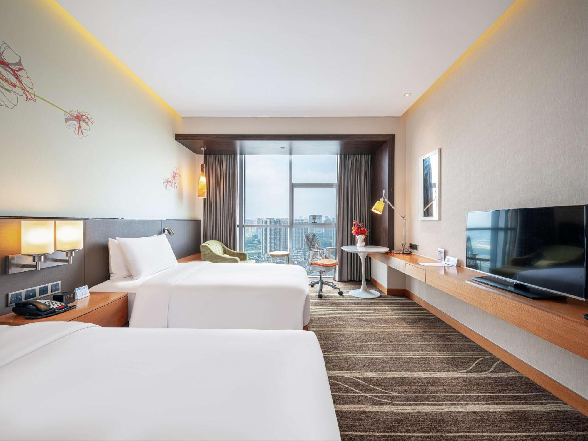 Hilton Garden Inn Chengdu Huayang Bagian luar foto