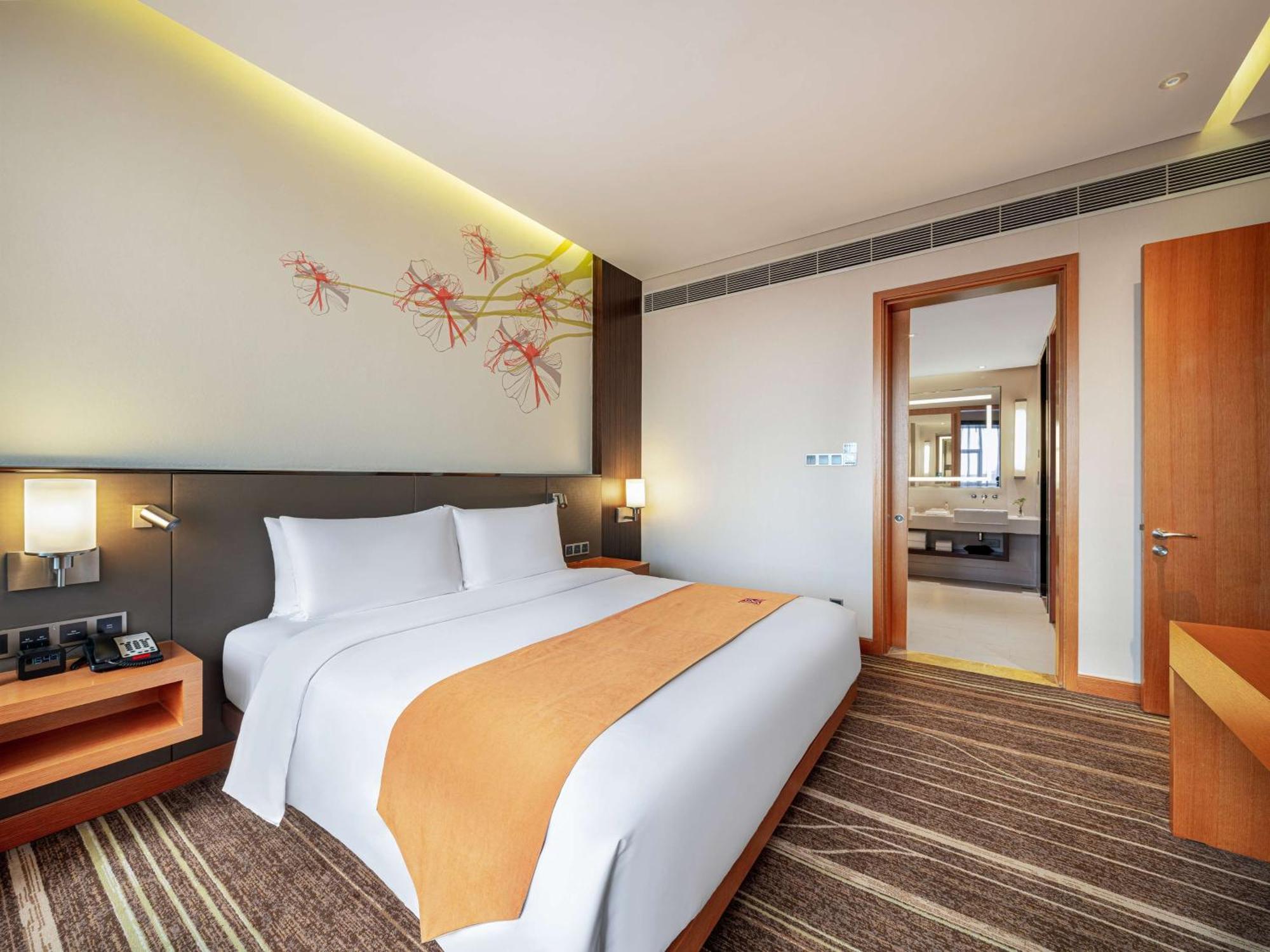 Hilton Garden Inn Chengdu Huayang Bagian luar foto