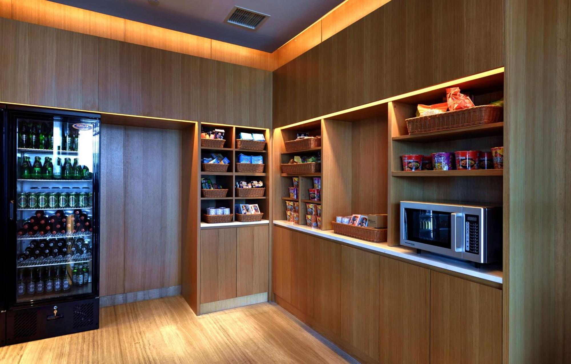 Hilton Garden Inn Chengdu Huayang Bagian luar foto