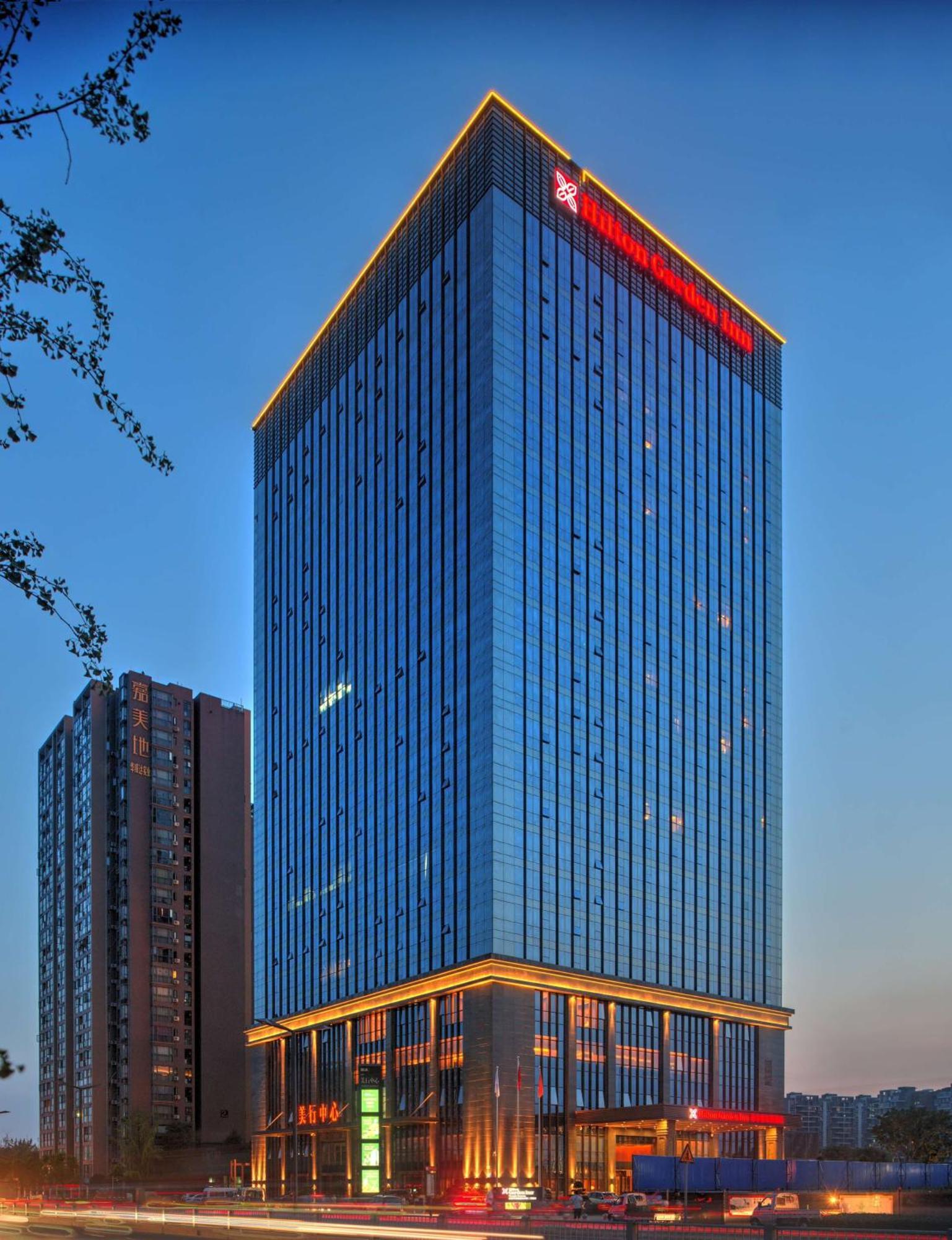 Hilton Garden Inn Chengdu Huayang Bagian luar foto